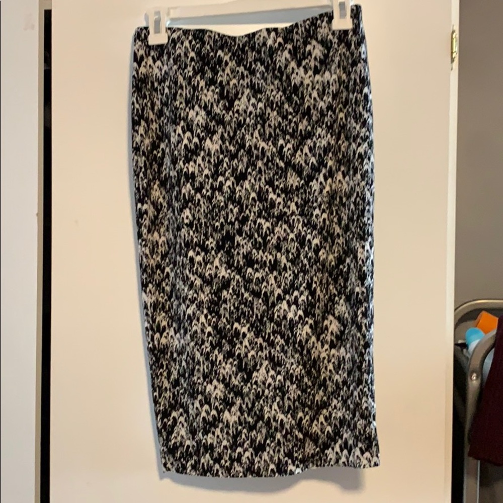 Vince Camuto slinky skirt in black and white